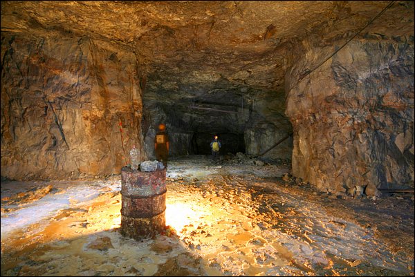 Mine souterraine industrielle