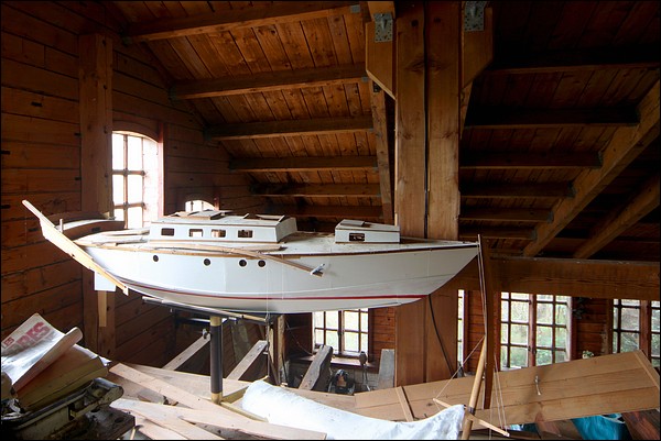 Une très grande maquette inachevée