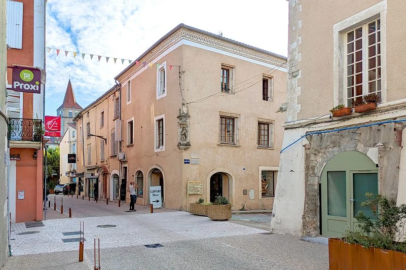 Villeneuve-De-Berg